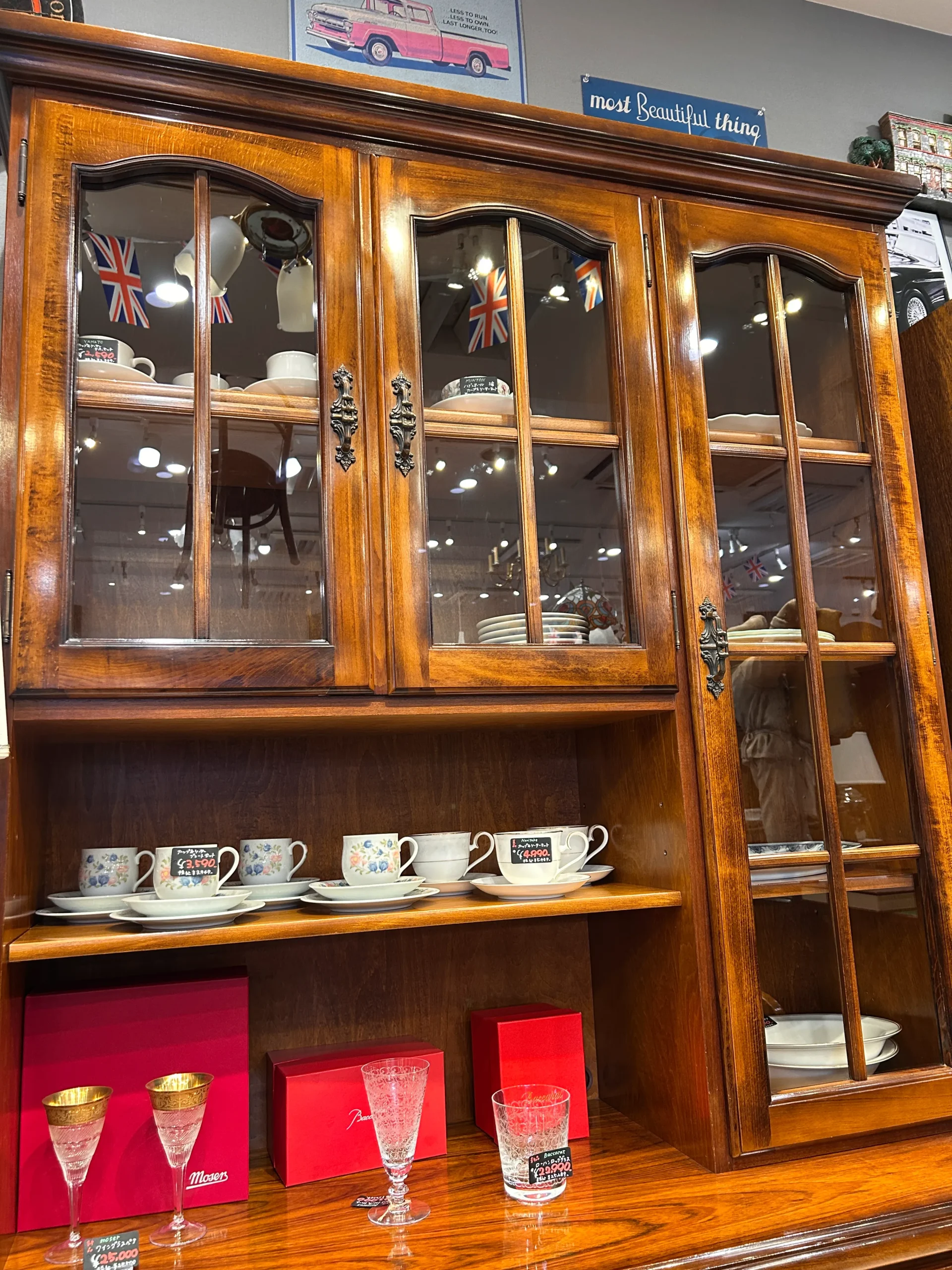 カリモクコロニアルキャビネット-03