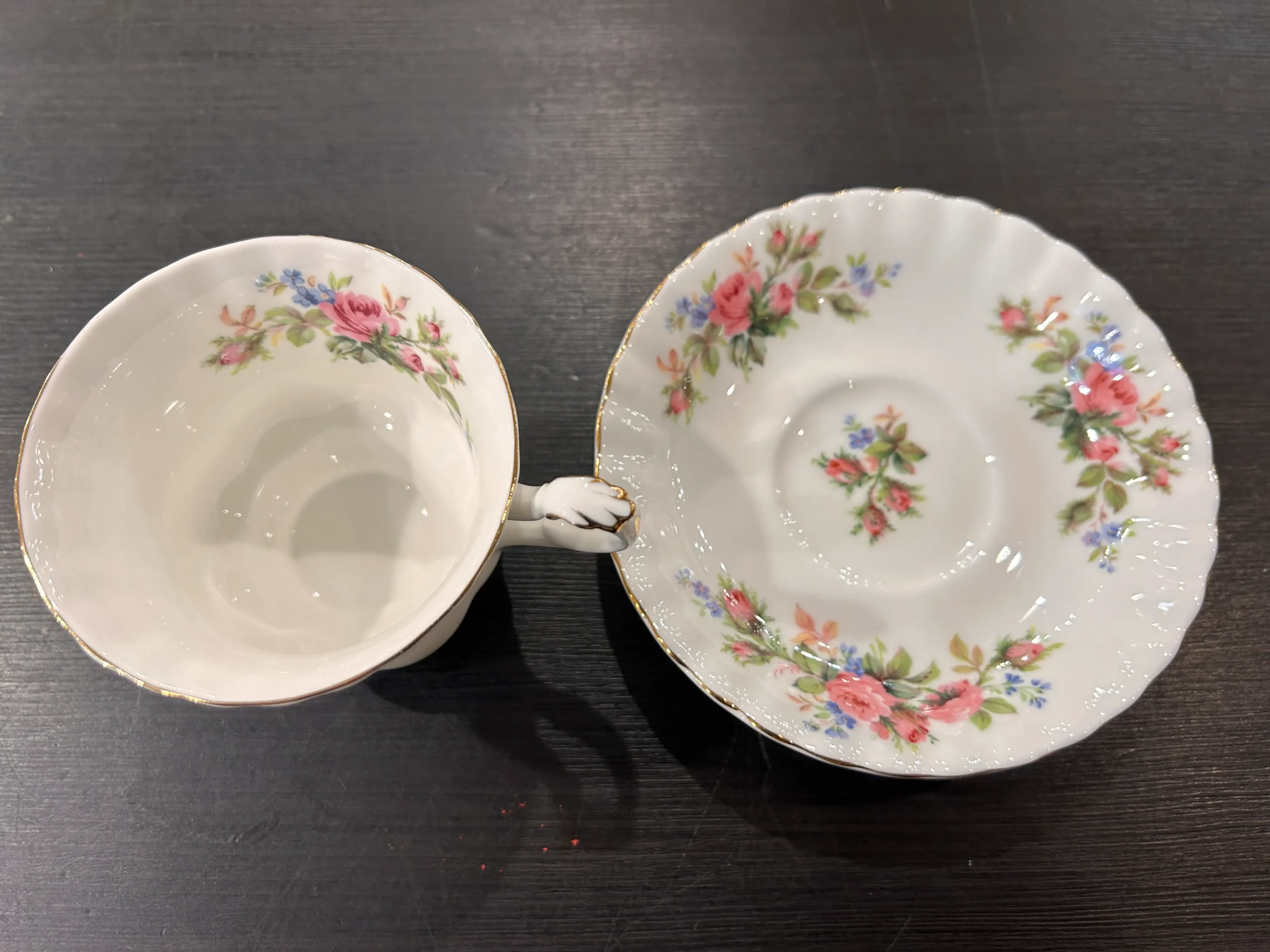 ロイヤルアルバートカップソーサー-02