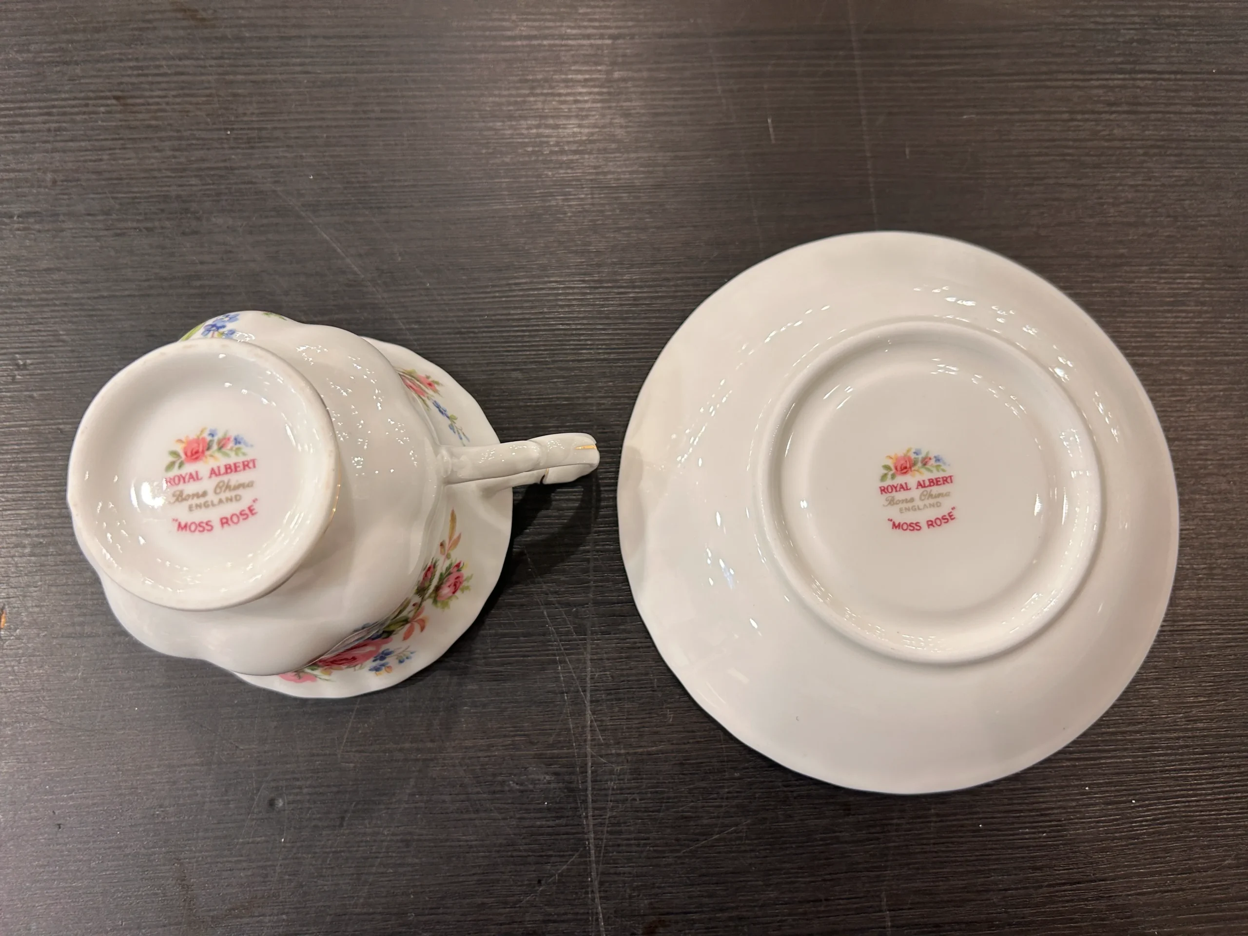 ロイヤルアルバートカップソーサー-03