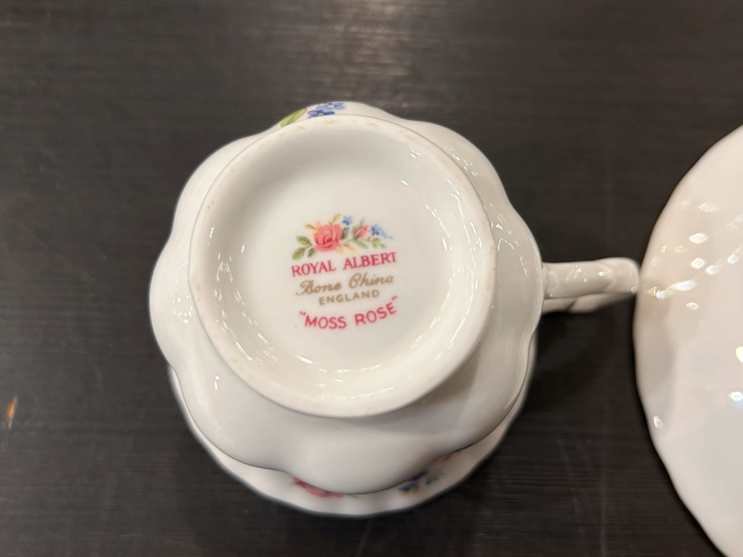 ロイヤルアルバートカップソーサー-04