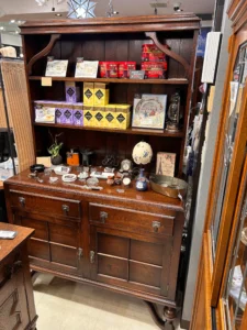 イギリスアンティークカップボード