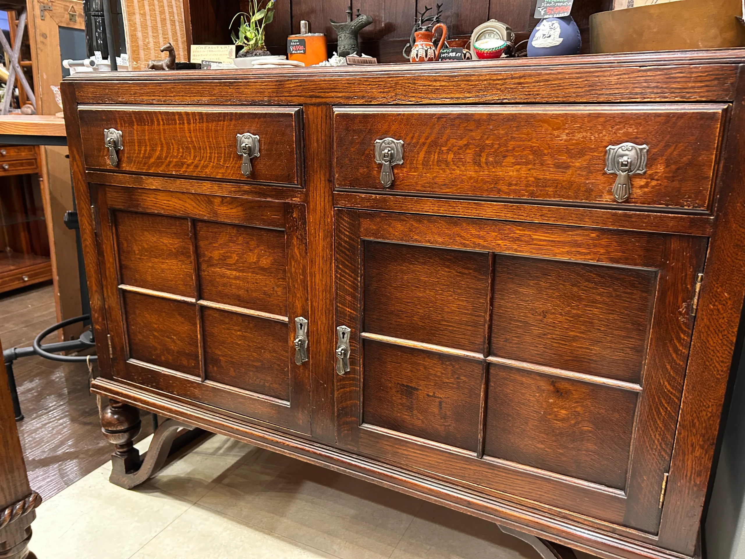 イギリスアンティークカップボード-03