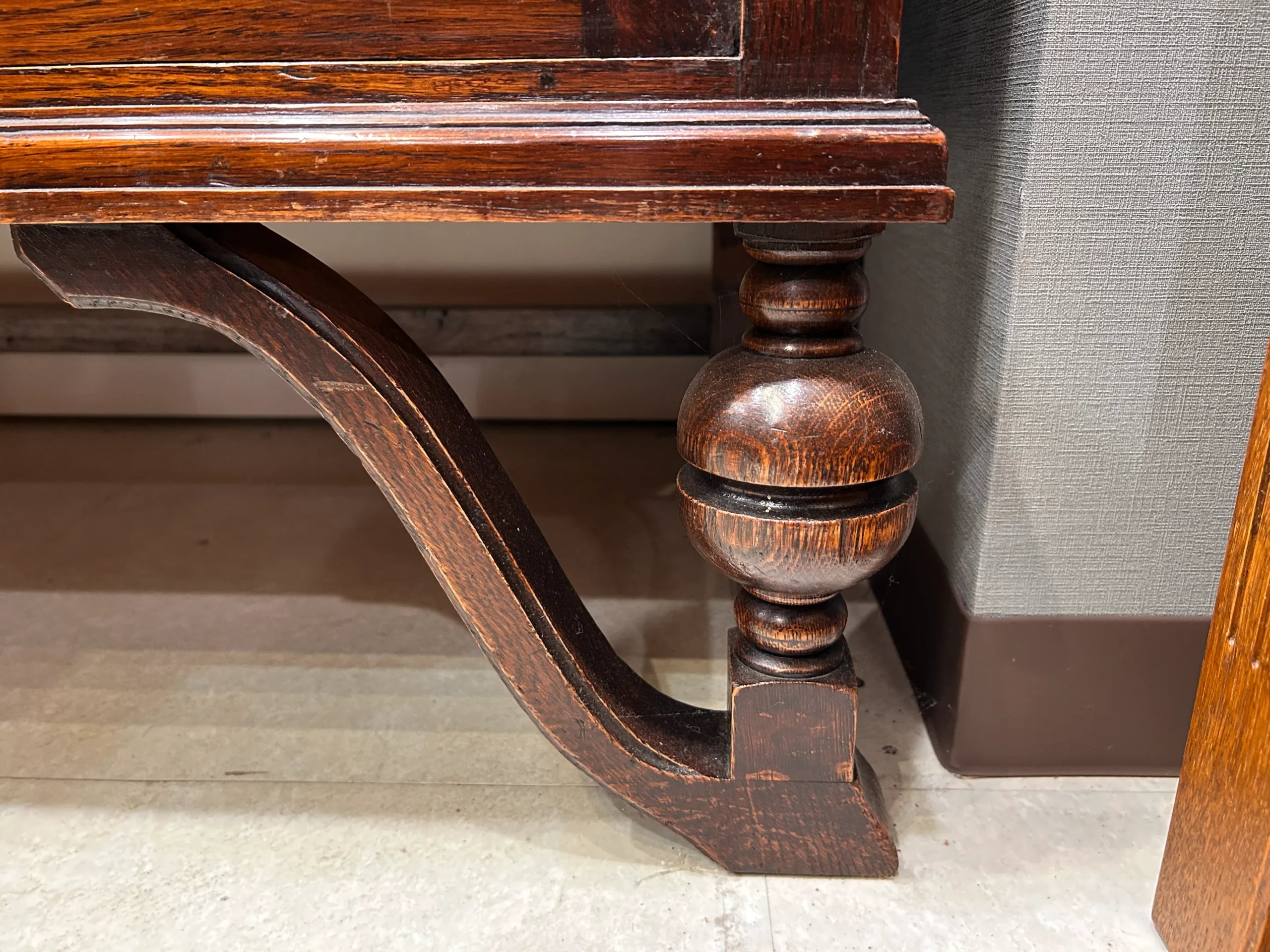 イギリスアンティークカップボード-04