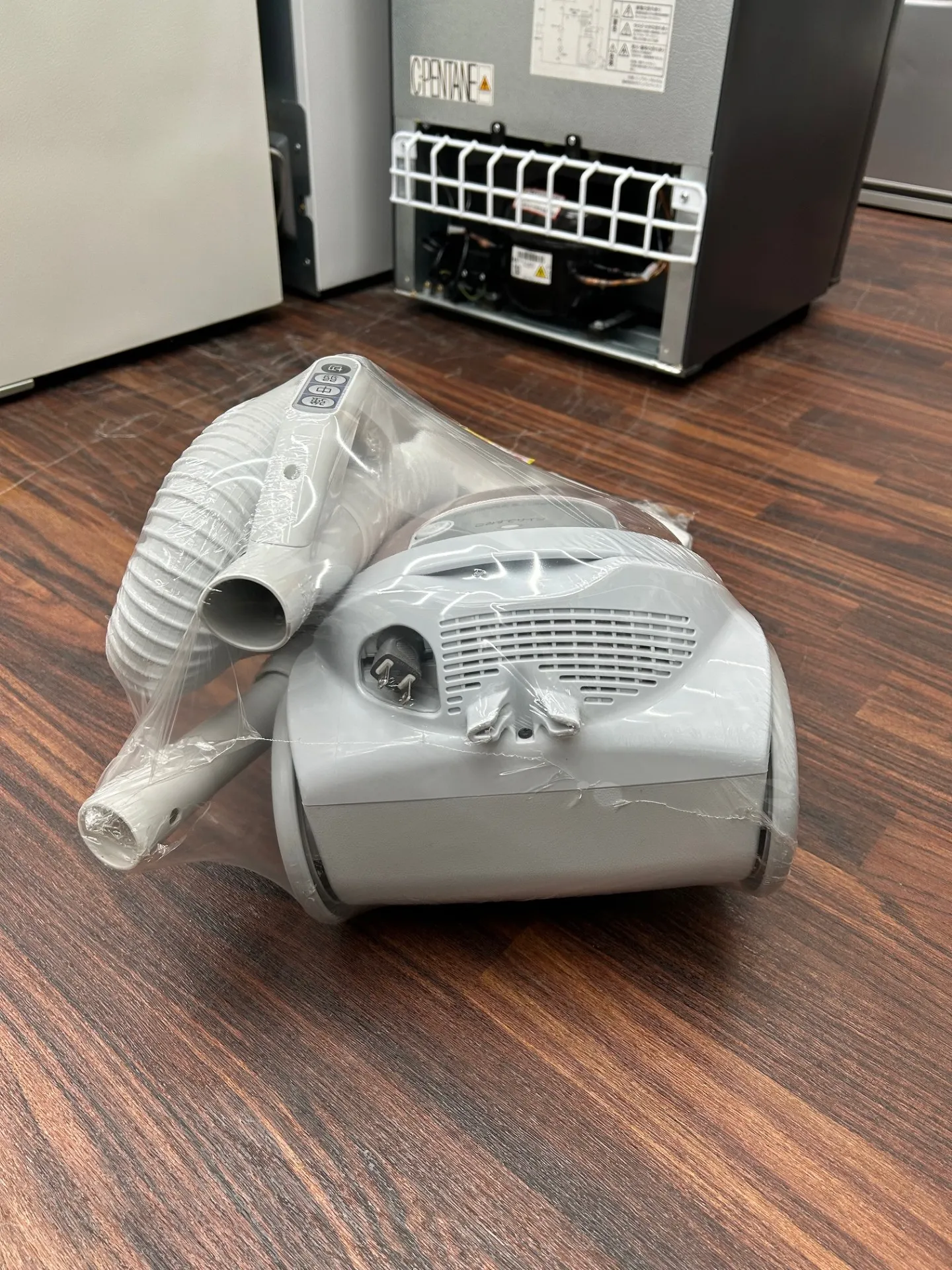 紙パック式掃除機-01