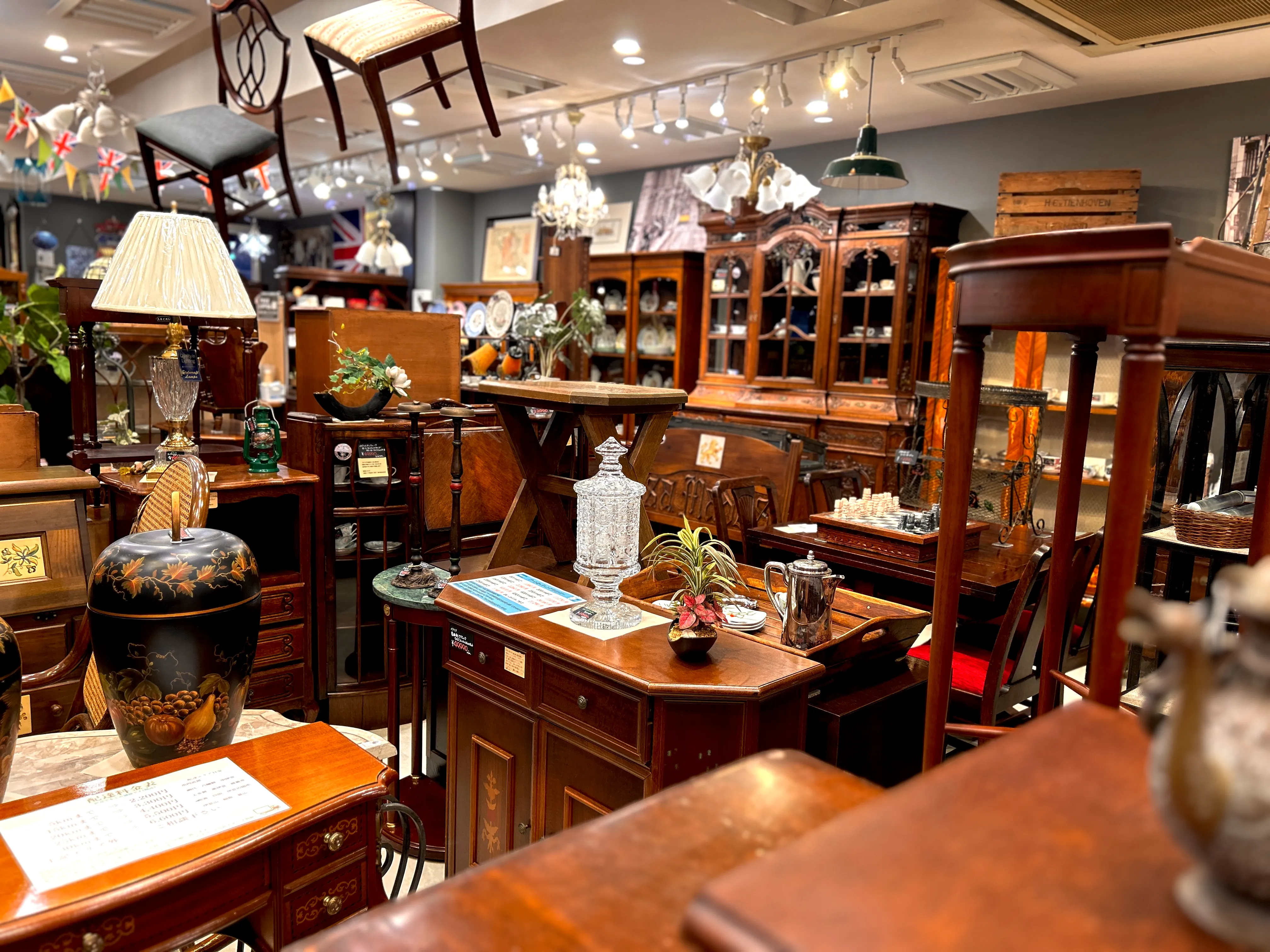 アストンアンティークス 03