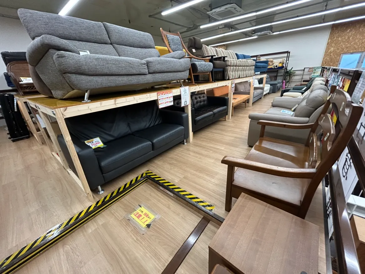 Aston 伊東本店 05